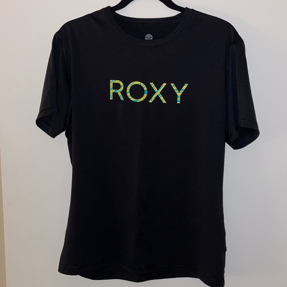 Short sleeve women’s coverup/rash guard from Roxy.